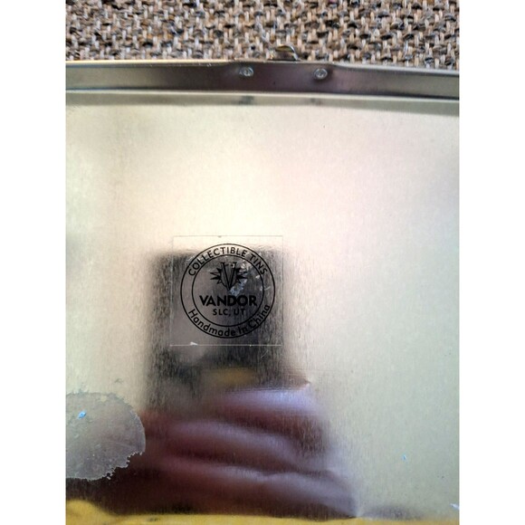 Wizard of Oz Tin Tote Small Lunch Box Tin Man, Cowardly Lion, Scarecrow, Dorothy - Picture 5 of 7